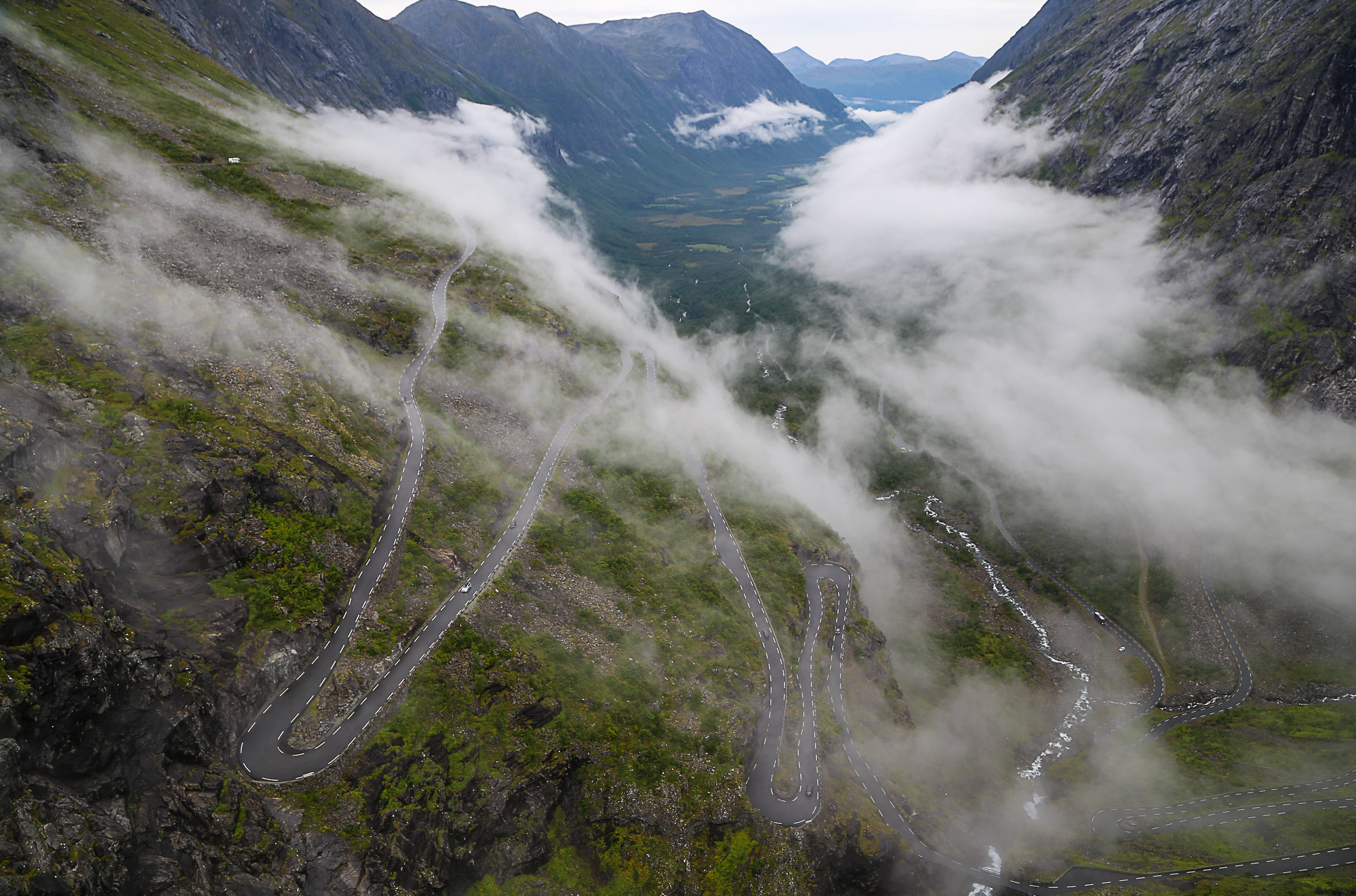 Trollstigen in Wolken