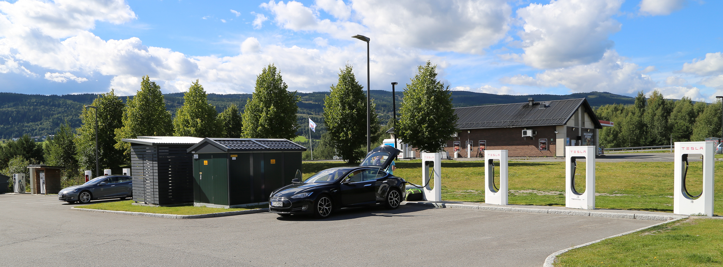 man beachte auch den linken Bildrand, es gibt meistens am SC auch lader für die anderen...