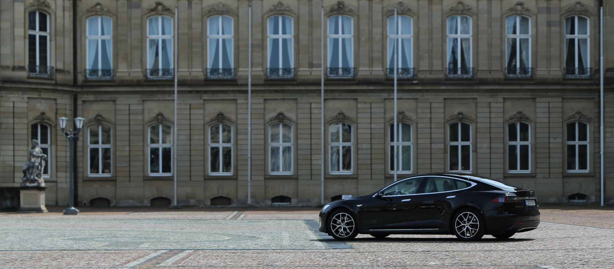 Tesla Neues Schloss S